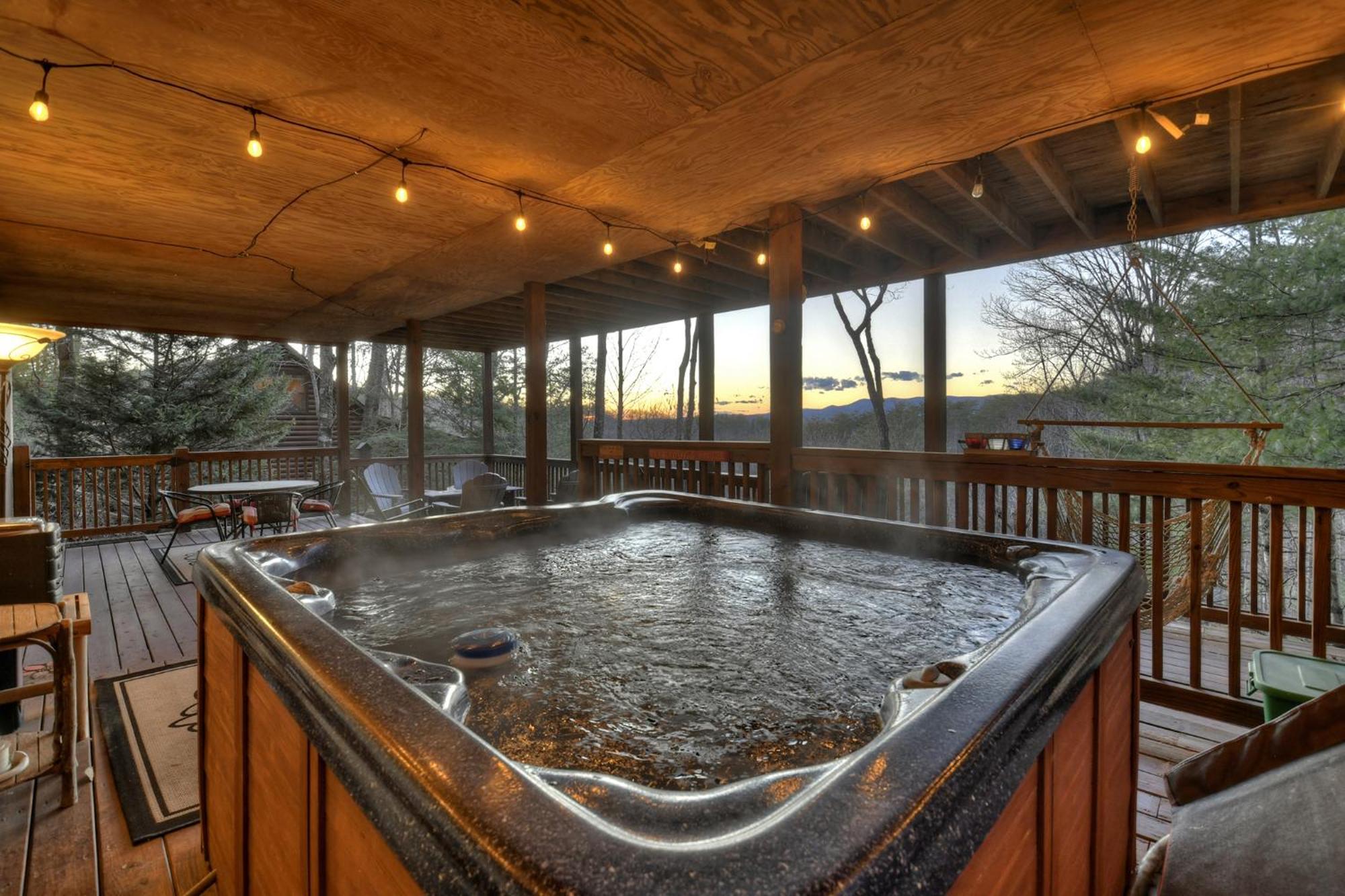 Talking Leaves Hot Tub Firepit And Comfy King Beds Villa Ellijay Exterior photo